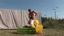 Publik Sauereien im Pool