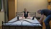 Stefanie - Kitzelige Stefanie Teil 2 von 4