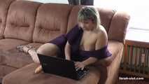 Blowjob in the living room