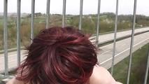 Spermaspiele auf einer Brücke