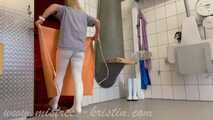Clip #017 Washing day - how I scrub my pig with a brush
