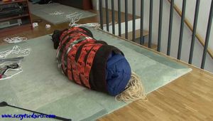 FULL-HD (bg-71) Tamara in winter clothes part 2