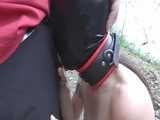Aldinas erster Blow Job als Sklavin an einem Badesee 