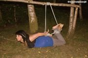 Nadine - Im Wald alleine