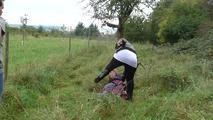 Lara am Baum gefesselt 2/2