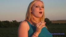 Kiki Munroe - Smoking Slut  IPAD 720x480 MP4