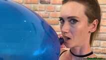 Blow2Pop purple TT17 and blue Q16 with mouthpiece