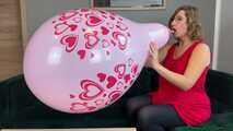Blow2Pop pink Q24 hearts with mouthpiece