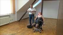 Elena und Stefanie - Die Bürobesichtigung Teil 2 von 8