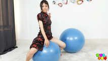773 Yuli practices on the exercise ball.