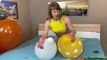 nail and sit2pop your qualatex balloons