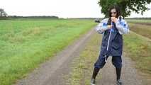 Miss Amira in Lepper Nylon Regenzeug