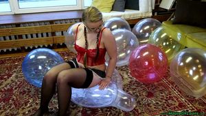 sexy bouncing and sitpopping thai balloons #2