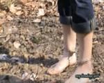 Barfuß im Wald 2