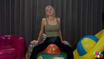 1427 Neues Girl, Magan Crown