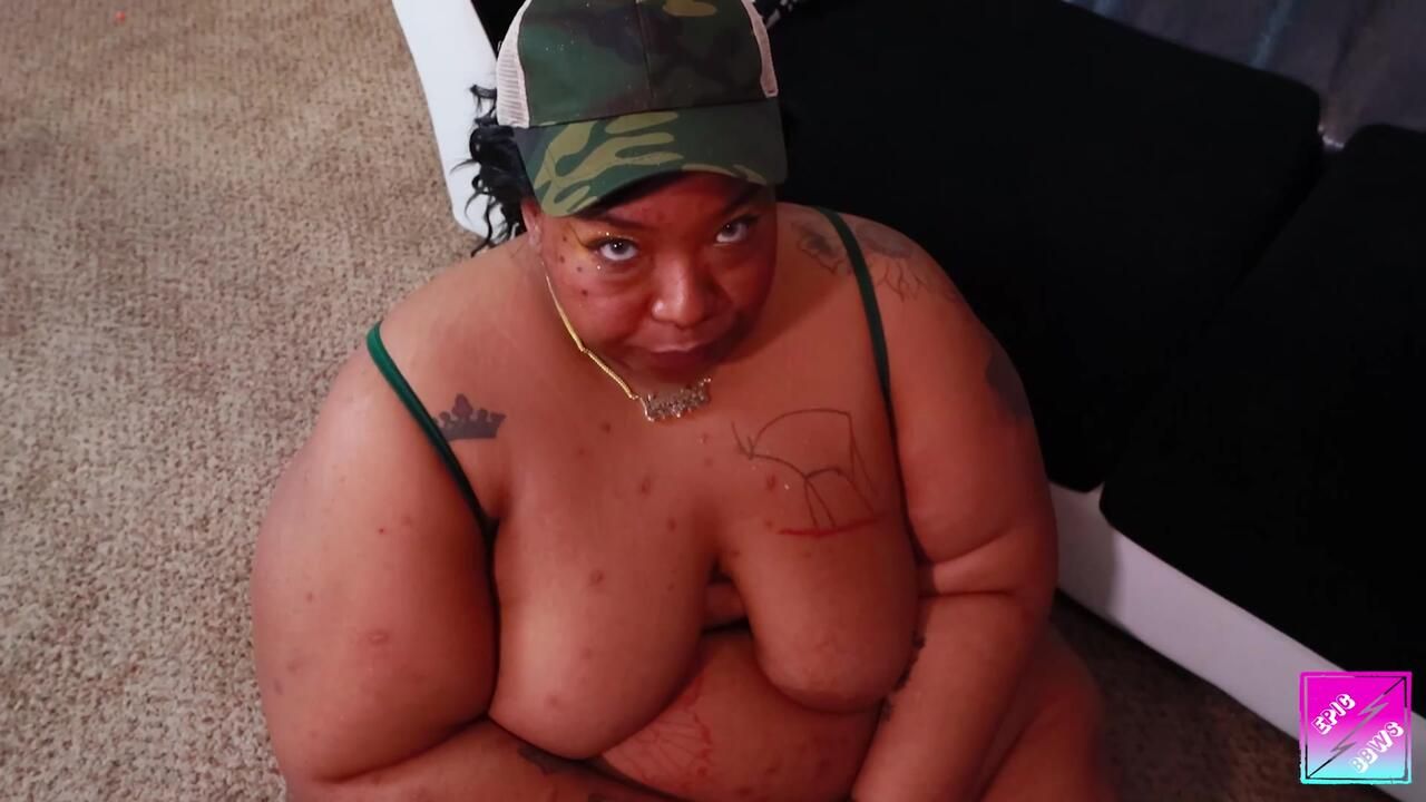 Honey BEE HiPS in PRIVATE BOOTY CAMP Clip 2