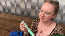inflate turquoise P24 with the pump and Blow2Pop them