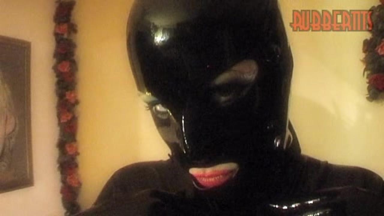 Ubertits - The Ultimate Latex-Boobjob starring Avengelique