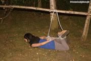 Nadine - Im Wald alleine