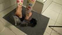 Nasse Leggings in der Dusche